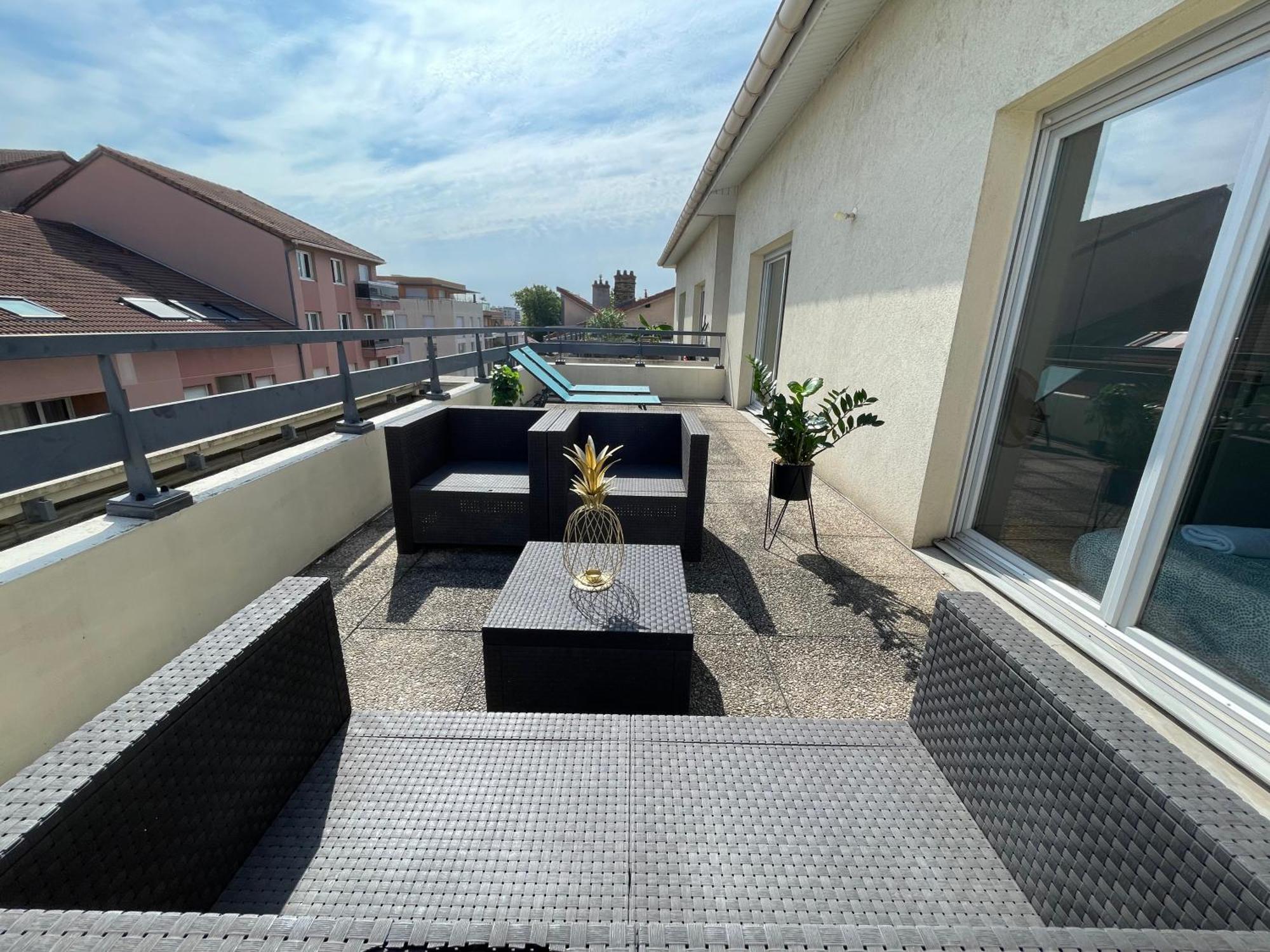 Bngo I Immense Rooftop Lyon I 2 Chambres, 4 Places Parkings, 2 Immenses Terrasses, 8 Personnes Екстериор снимка