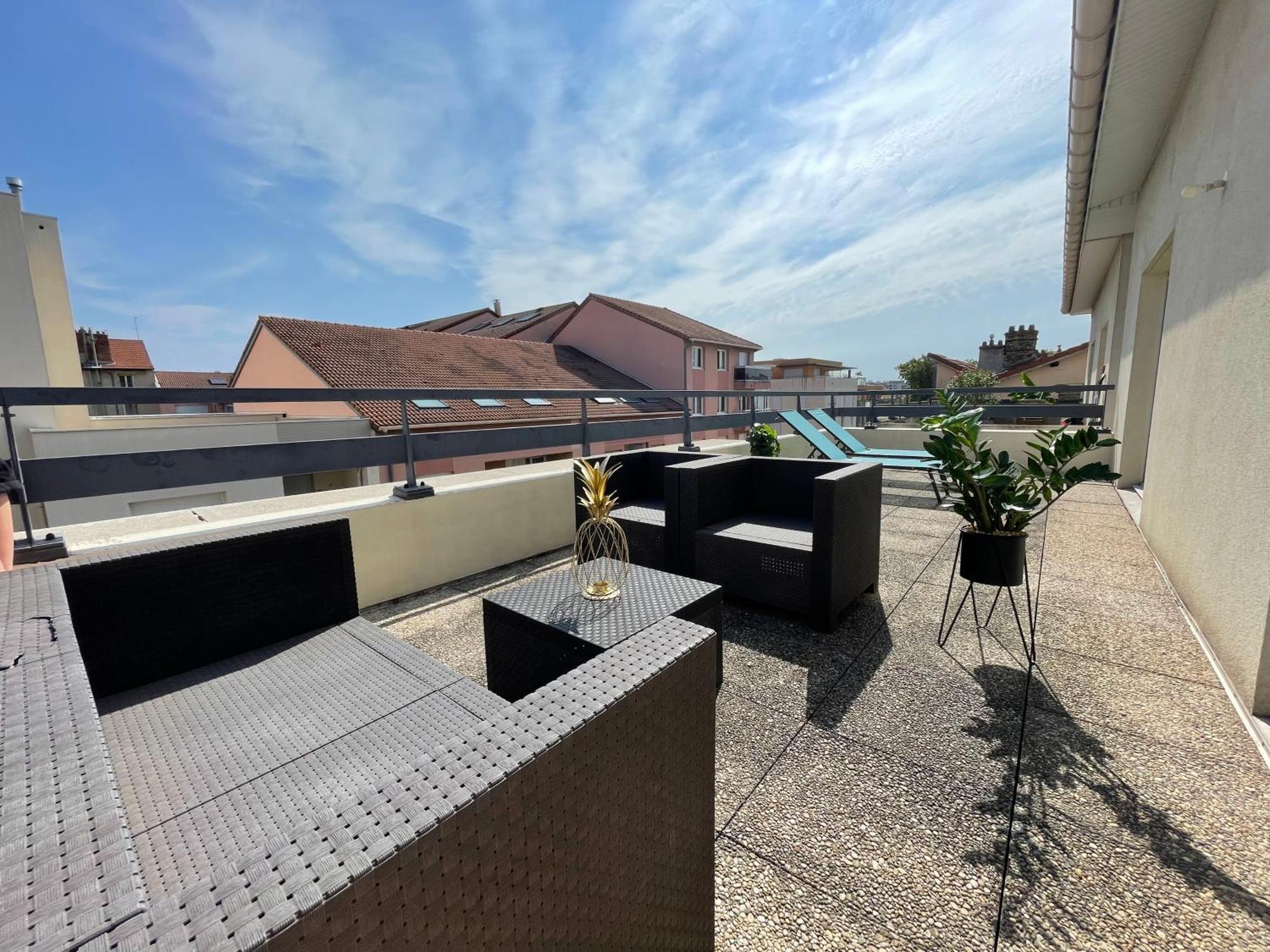 Bngo I Immense Rooftop Lyon I 2 Chambres, 4 Places Parkings, 2 Immenses Terrasses, 8 Personnes Екстериор снимка