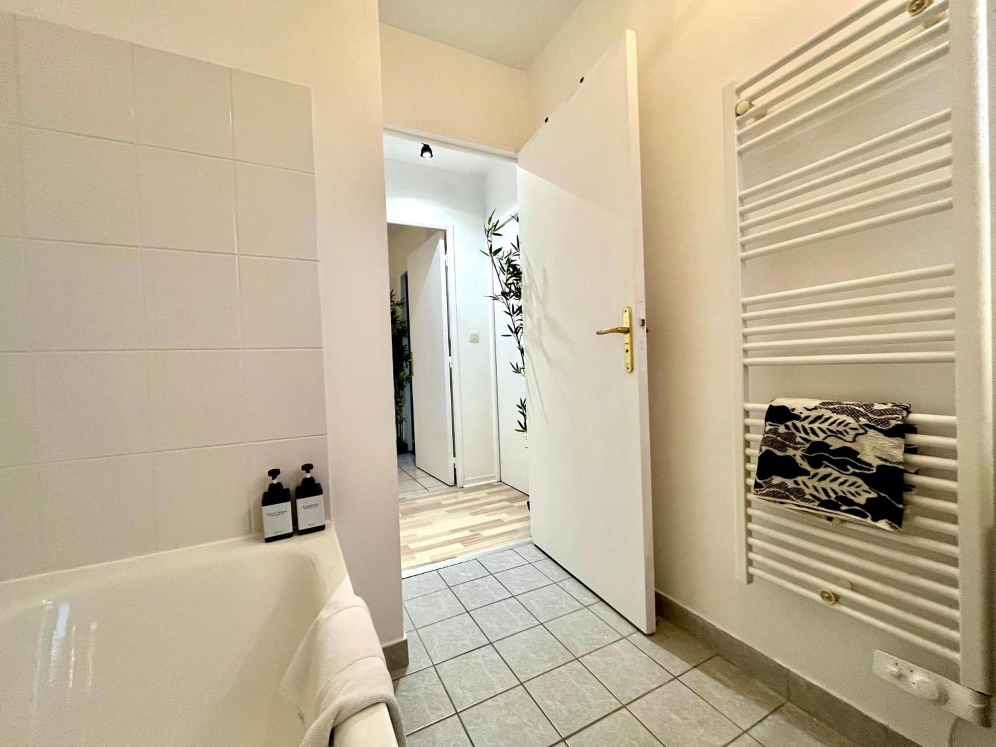 Bngo I Immense Rooftop Lyon I 2 Chambres, 4 Places Parkings, 2 Immenses Terrasses, 8 Personnes Екстериор снимка